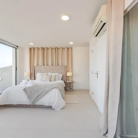 Casa Rosa Panoramic Seaview לאגואה